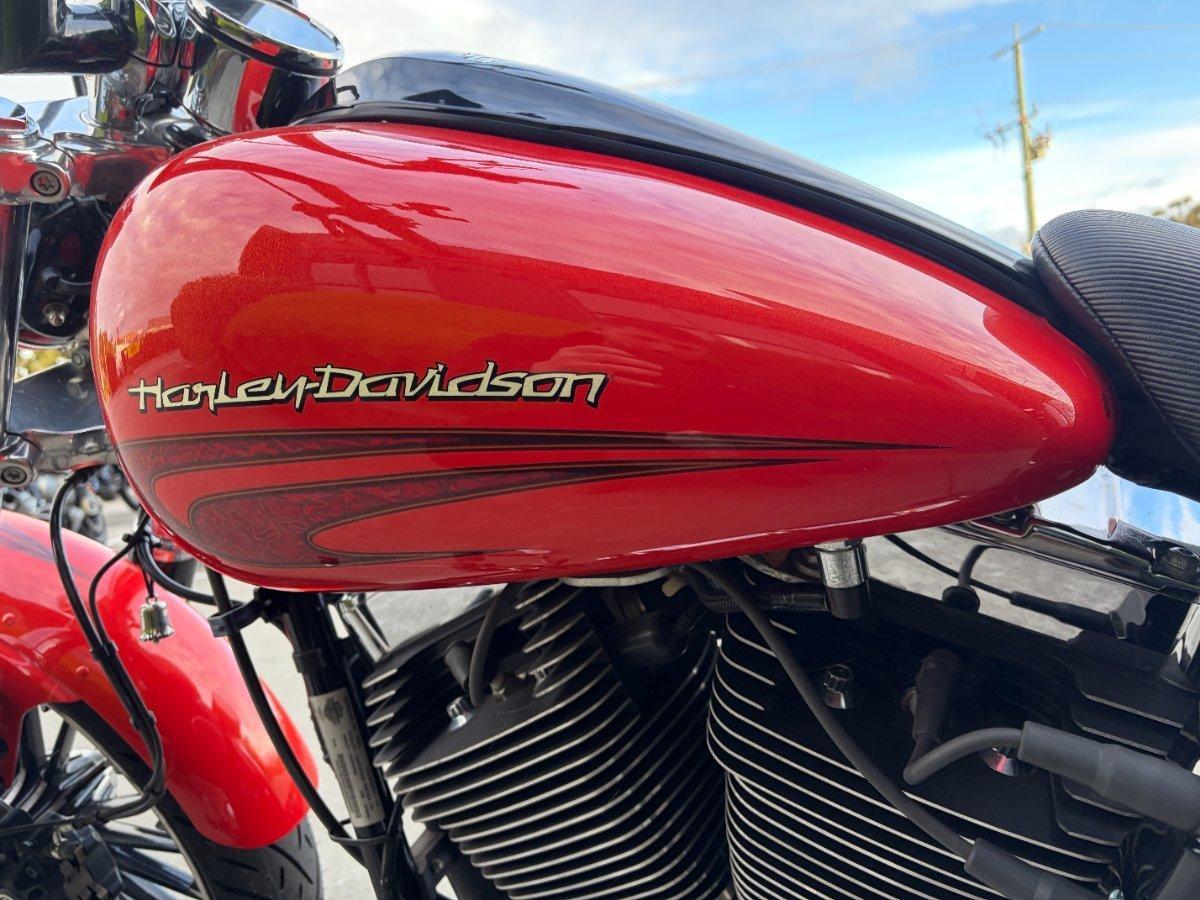 2017 HARLEY-DAVIDSON FXSB SOFTAIL BREAKOUT CRUISER