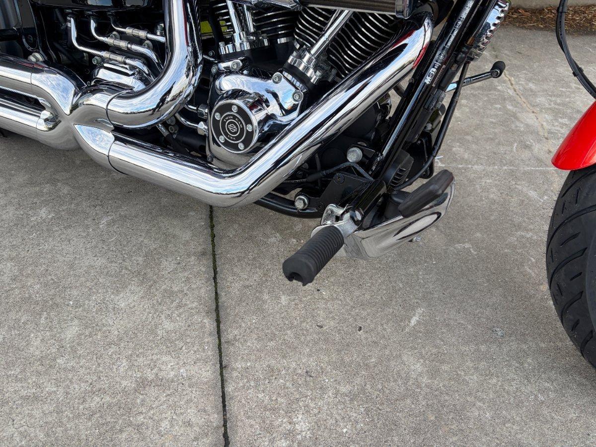 2017 HARLEY-DAVIDSON FXSB SOFTAIL BREAKOUT CRUISER