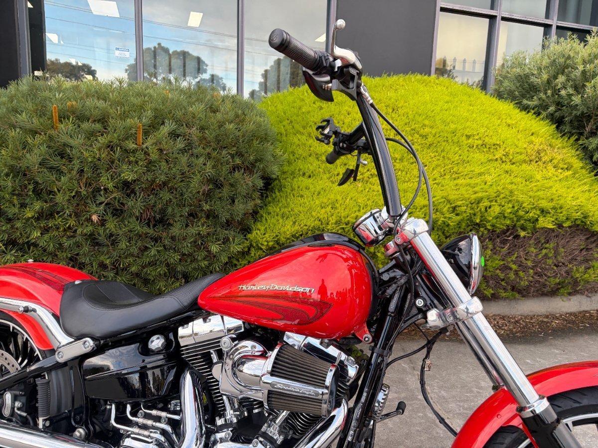 2017 HARLEY-DAVIDSON FXSB SOFTAIL BREAKOUT CRUISER