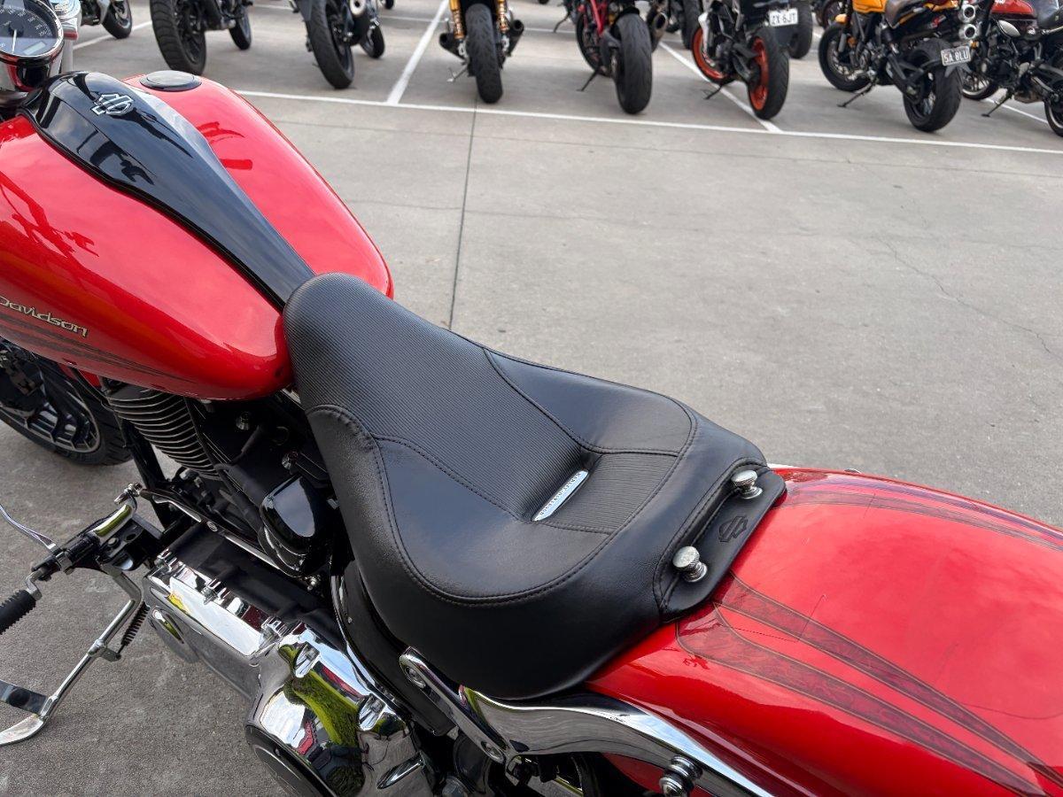 2017 HARLEY-DAVIDSON FXSB SOFTAIL BREAKOUT CRUISER