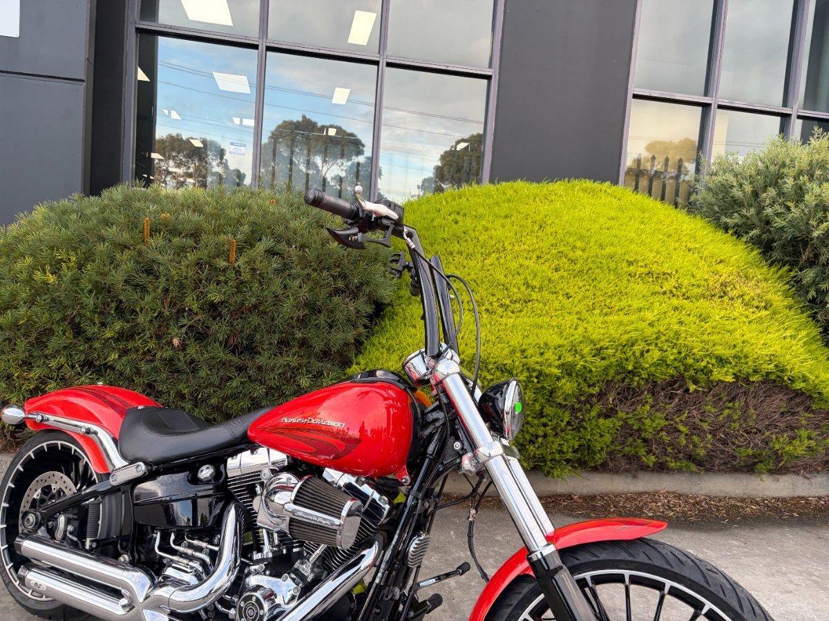 2017 HARLEY-DAVIDSON FXSB SOFTAIL BREAKOUT CRUISER