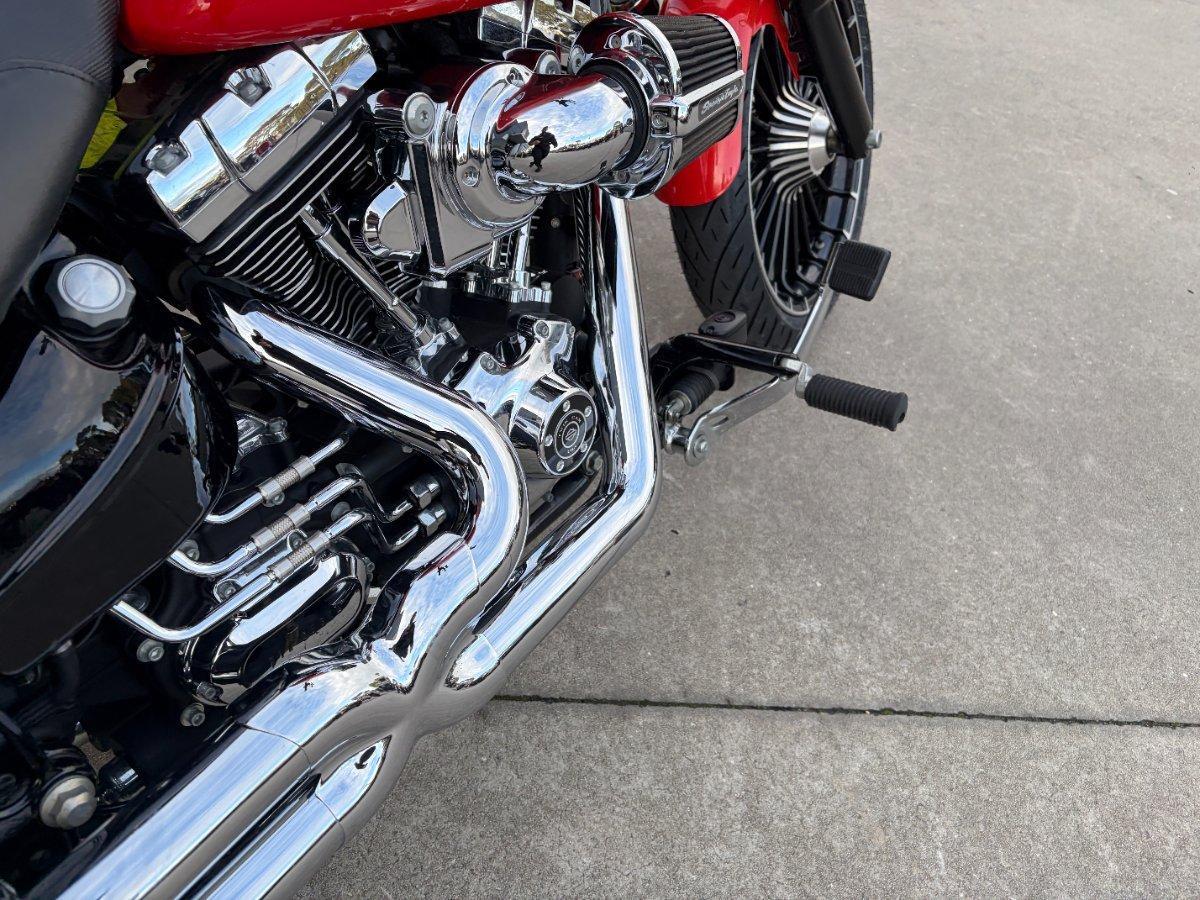 2017 HARLEY-DAVIDSON FXSB SOFTAIL BREAKOUT CRUISER