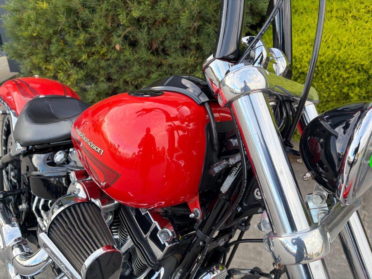 2017 HARLEY-DAVIDSON FXSB SOFTAIL BREAKOUT CRUISER