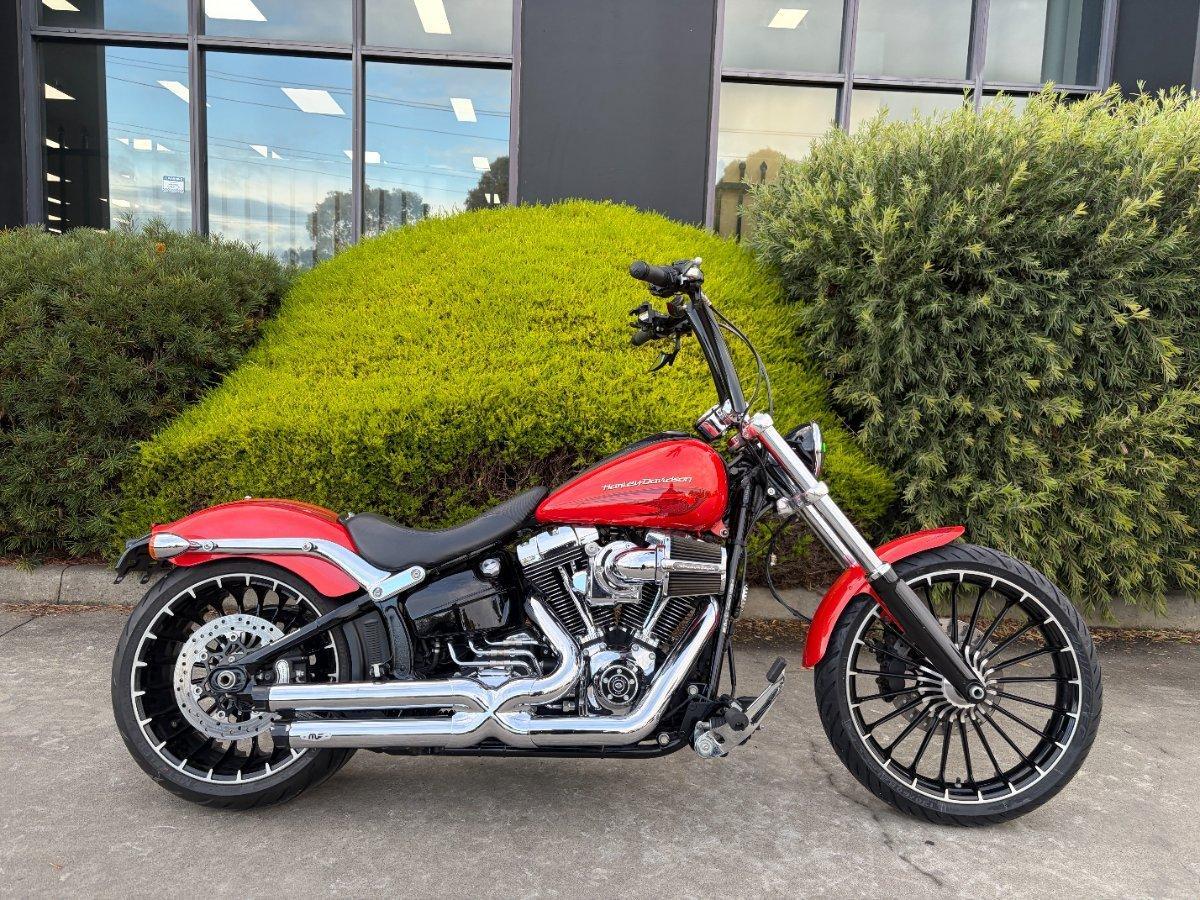2017 HARLEY-DAVIDSON FXSB SOFTAIL BREAKOUT CRUISER
