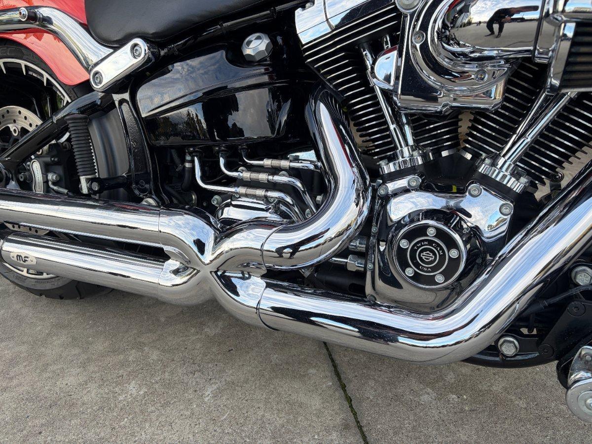 2017 HARLEY-DAVIDSON FXSB SOFTAIL BREAKOUT CRUISER