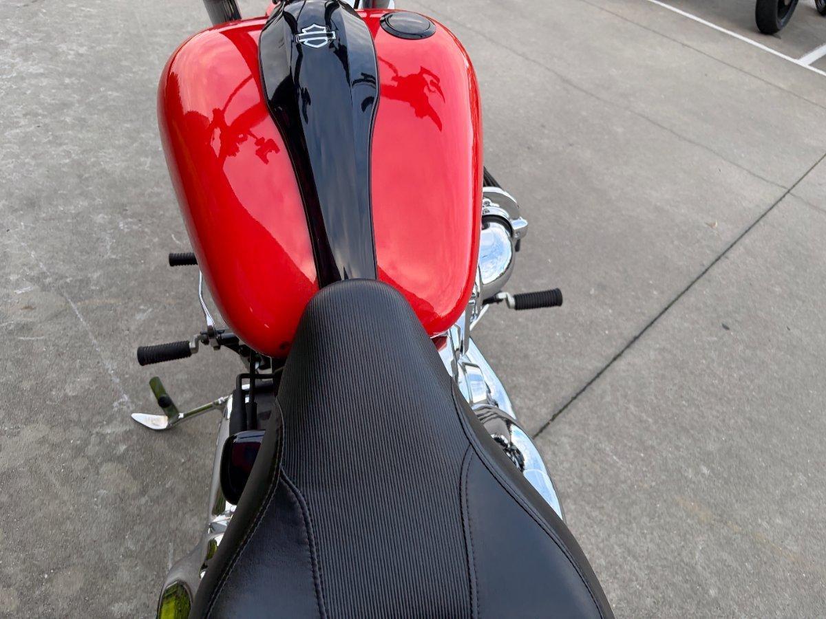 2017 HARLEY-DAVIDSON FXSB SOFTAIL BREAKOUT CRUISER