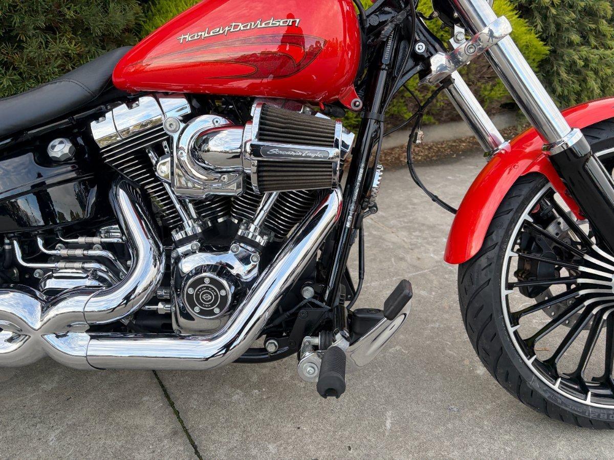 2017 HARLEY-DAVIDSON FXSB SOFTAIL BREAKOUT CRUISER