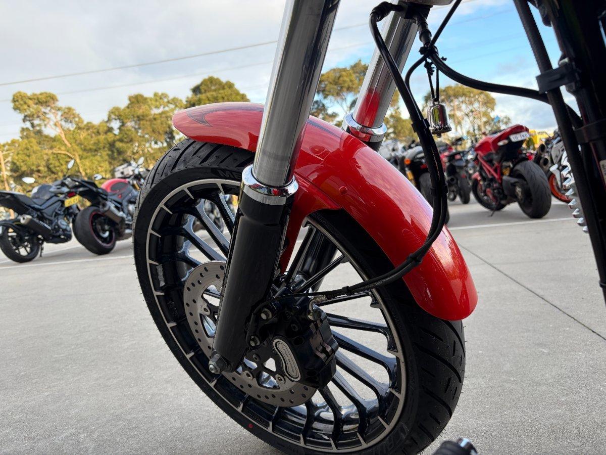 2017 HARLEY-DAVIDSON FXSB SOFTAIL BREAKOUT CRUISER