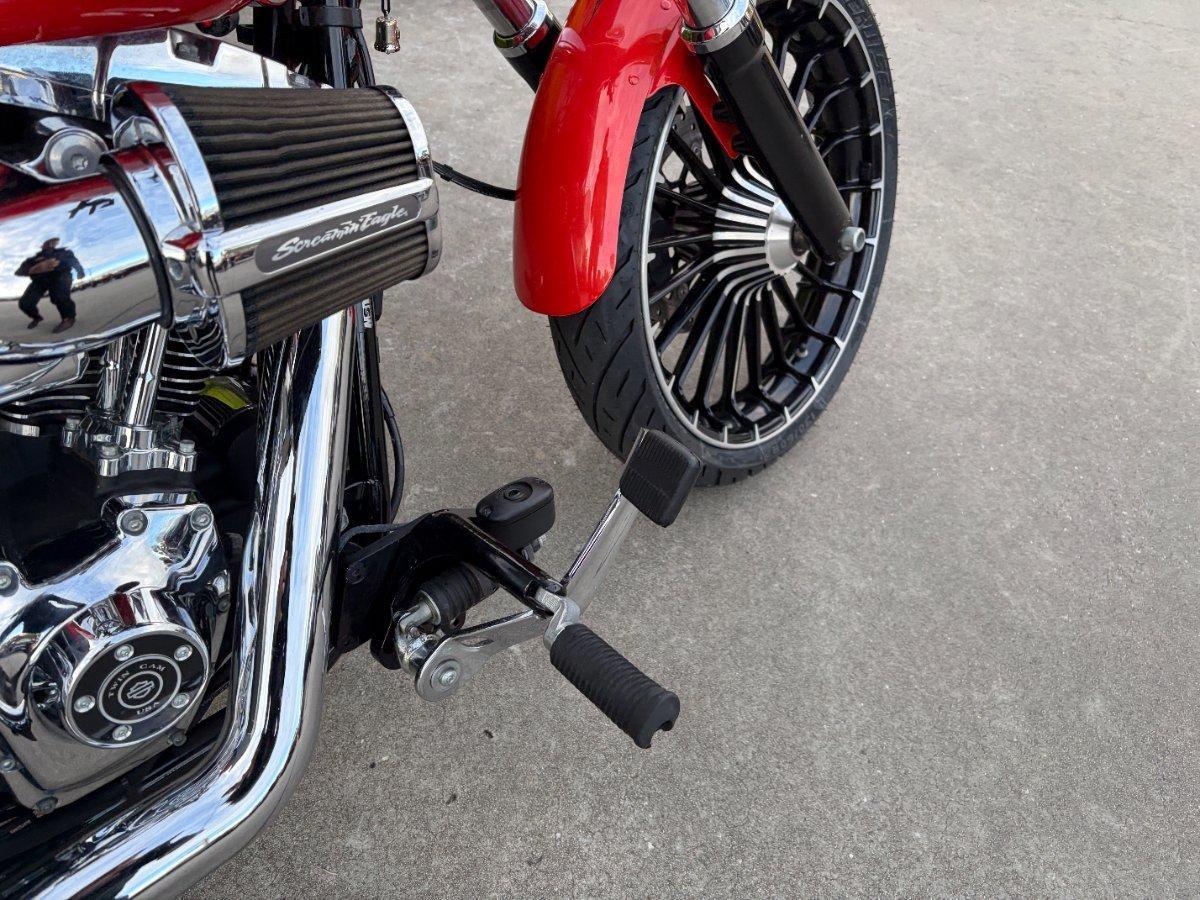 2017 HARLEY-DAVIDSON FXSB SOFTAIL BREAKOUT CRUISER