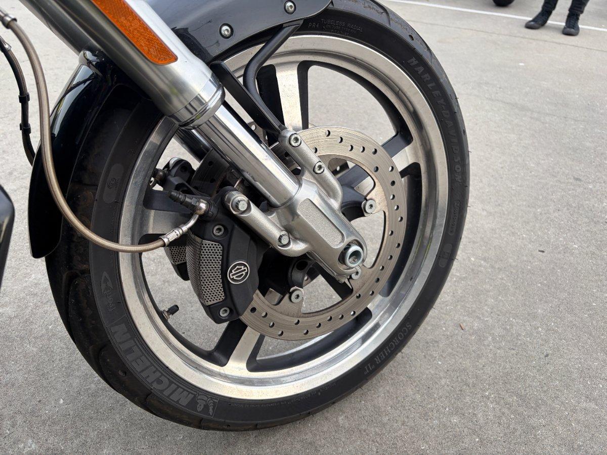 2015 HARLEY-DAVIDSON VRSCF MUSCLE CRUISER