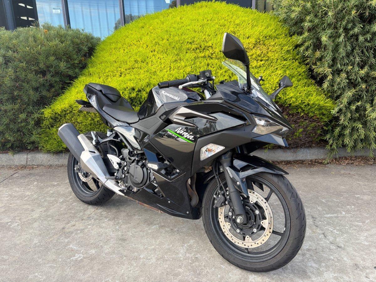 2025 KAWASAKI NINJA 500 SPORTS