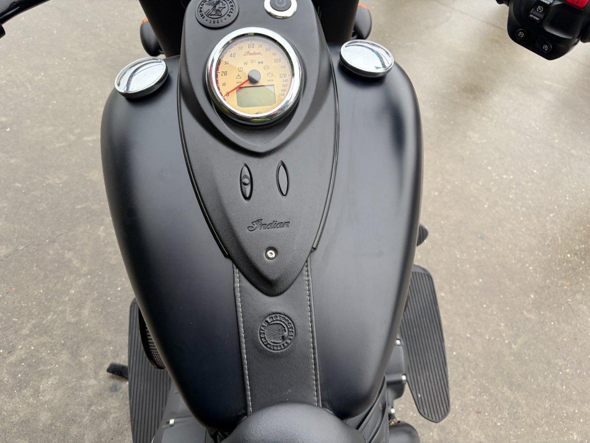 2016 INDIAN CHIEF DARK HORSE CRUISER