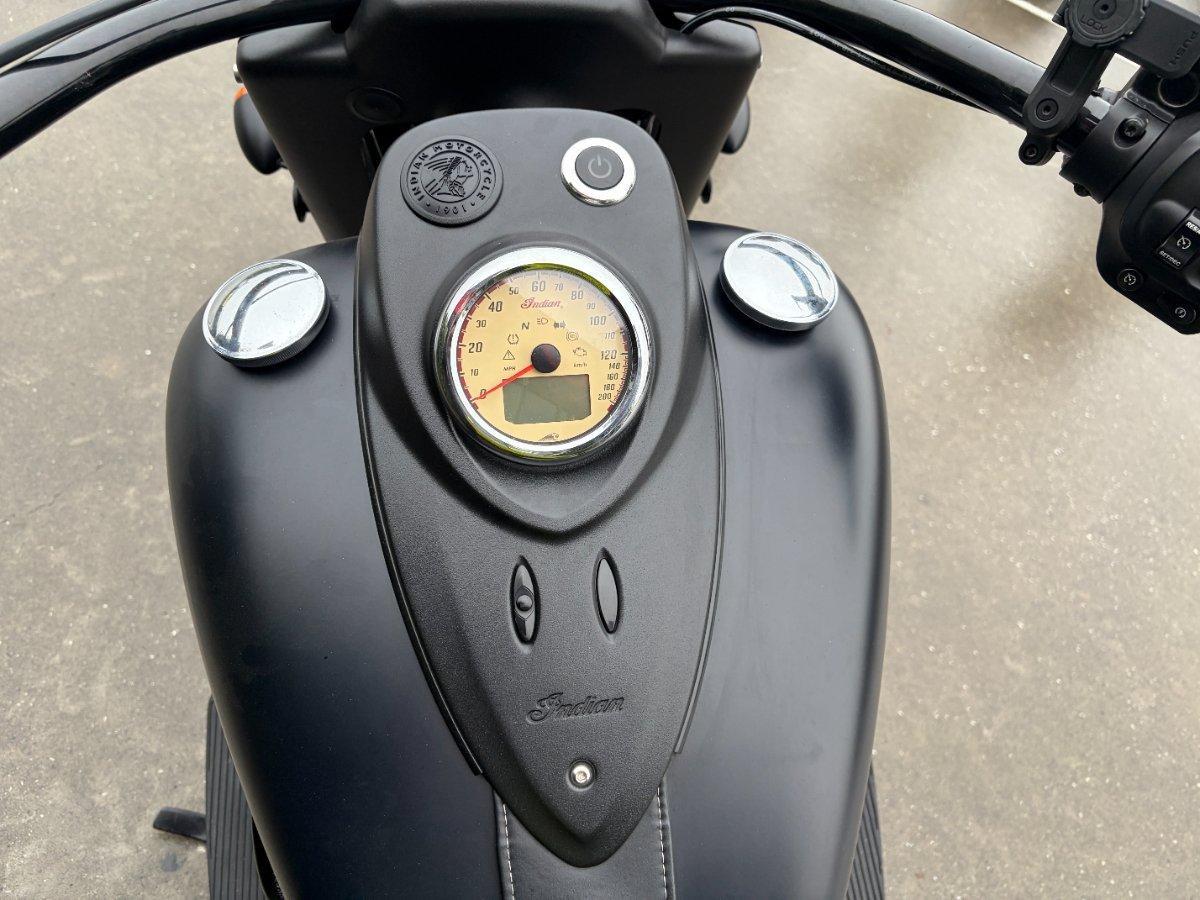 2016 INDIAN CHIEF DARK HORSE CRUISER