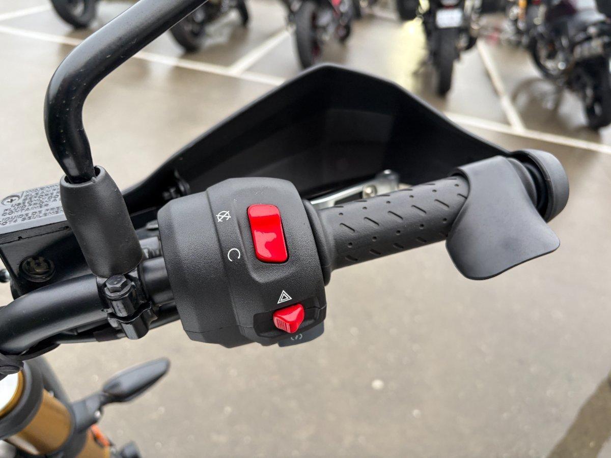2025 TRIUMPH SCRAMBLER 400 X ROAD