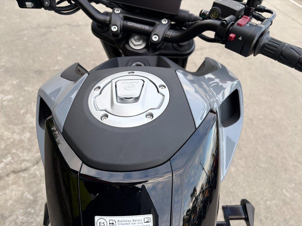 2025 CF MOTO 300 NK ABS ROAD