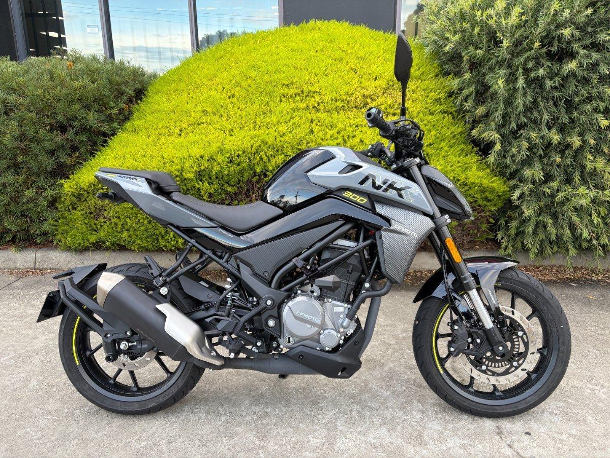 2025 CF MOTO 300 NK ABS ROAD