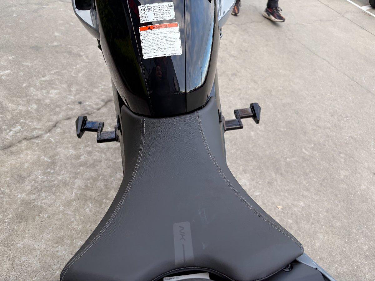 2025 CF MOTO 300 NK ABS ROAD
