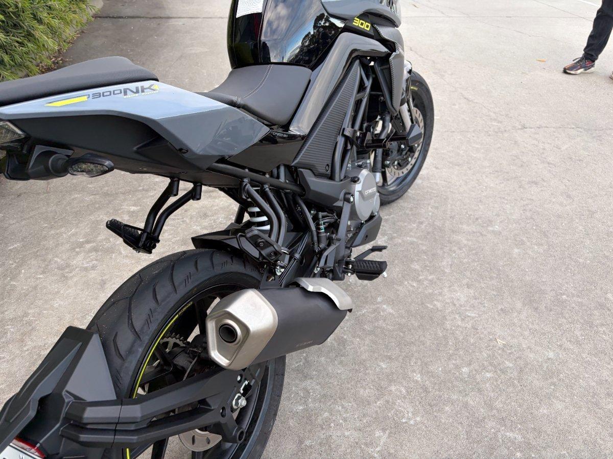 2025 CF MOTO 300 NK ABS ROAD