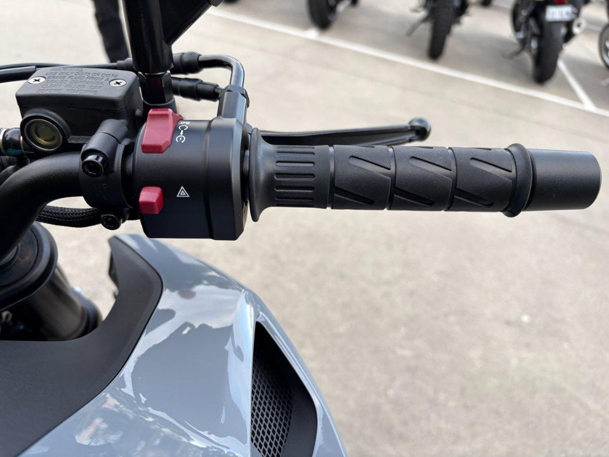 2025 CF MOTO 300 NK ABS ROAD