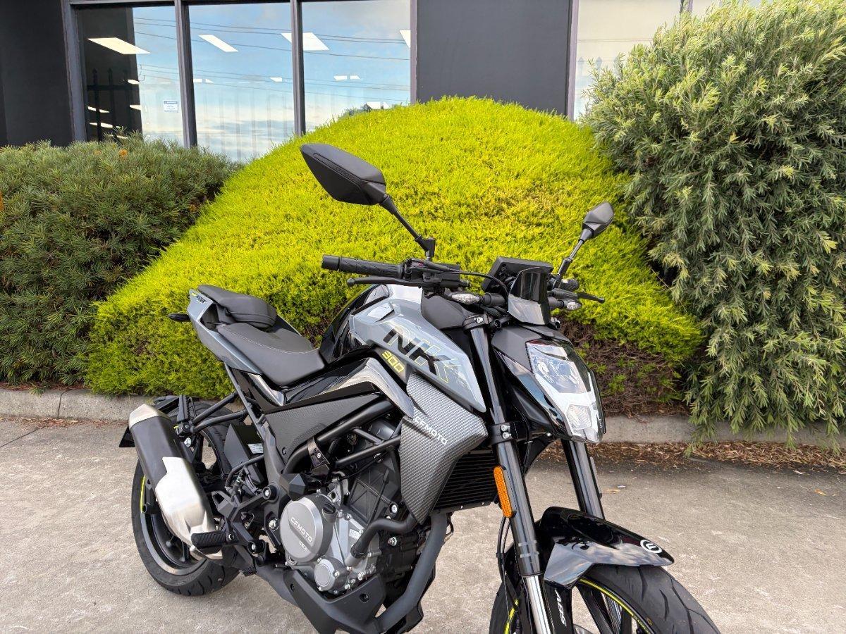 2025 CF MOTO 300 NK ABS ROAD