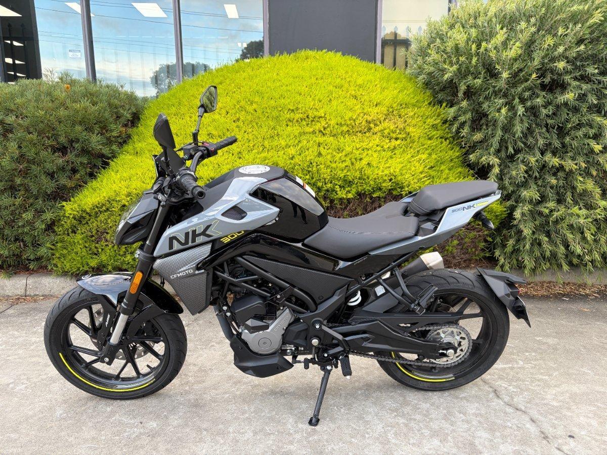 2025 CF MOTO 300 NK ABS ROAD