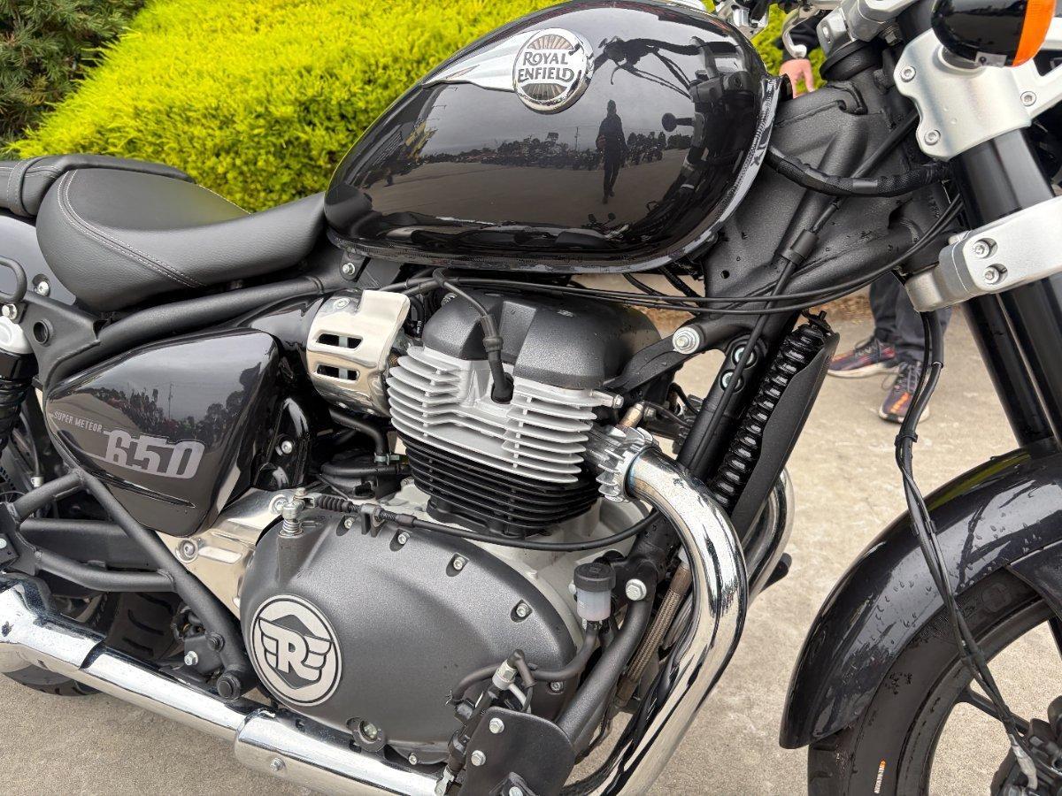 2025 ROYAL ENFIELD SUPER METEOR 650 ROAD