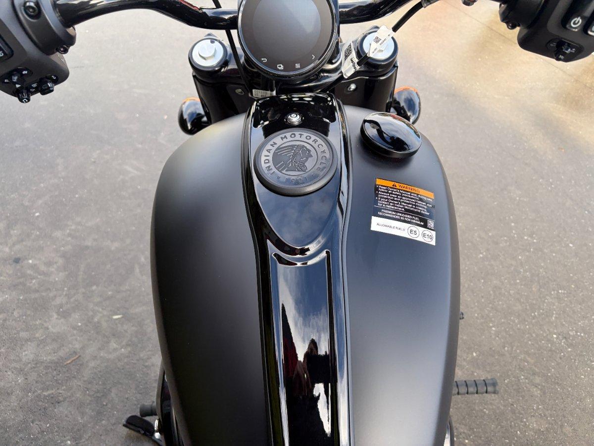 2026 INDIAN CHIEF BOBBER DARK HORSE 1890 CRUISER