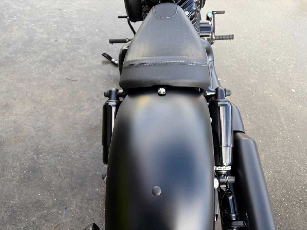 2026 INDIAN CHIEF BOBBER DARK HORSE 1890 CRUISER