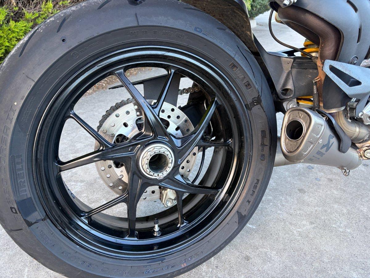 2020 DUCATI STREETFIGHTER V4 SPORTS