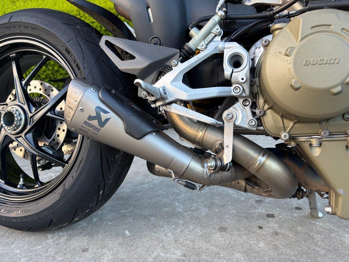 2020 DUCATI STREETFIGHTER V4 SPORTS
