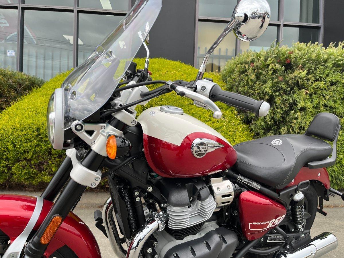 2026 ROYAL ENFIELD SUPER METEOR 650 ROAD
