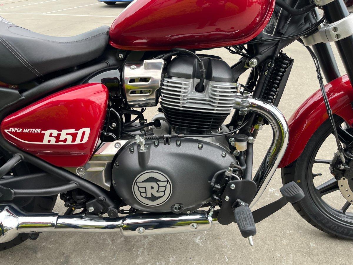 2026 ROYAL ENFIELD SUPER METEOR 650 ROAD