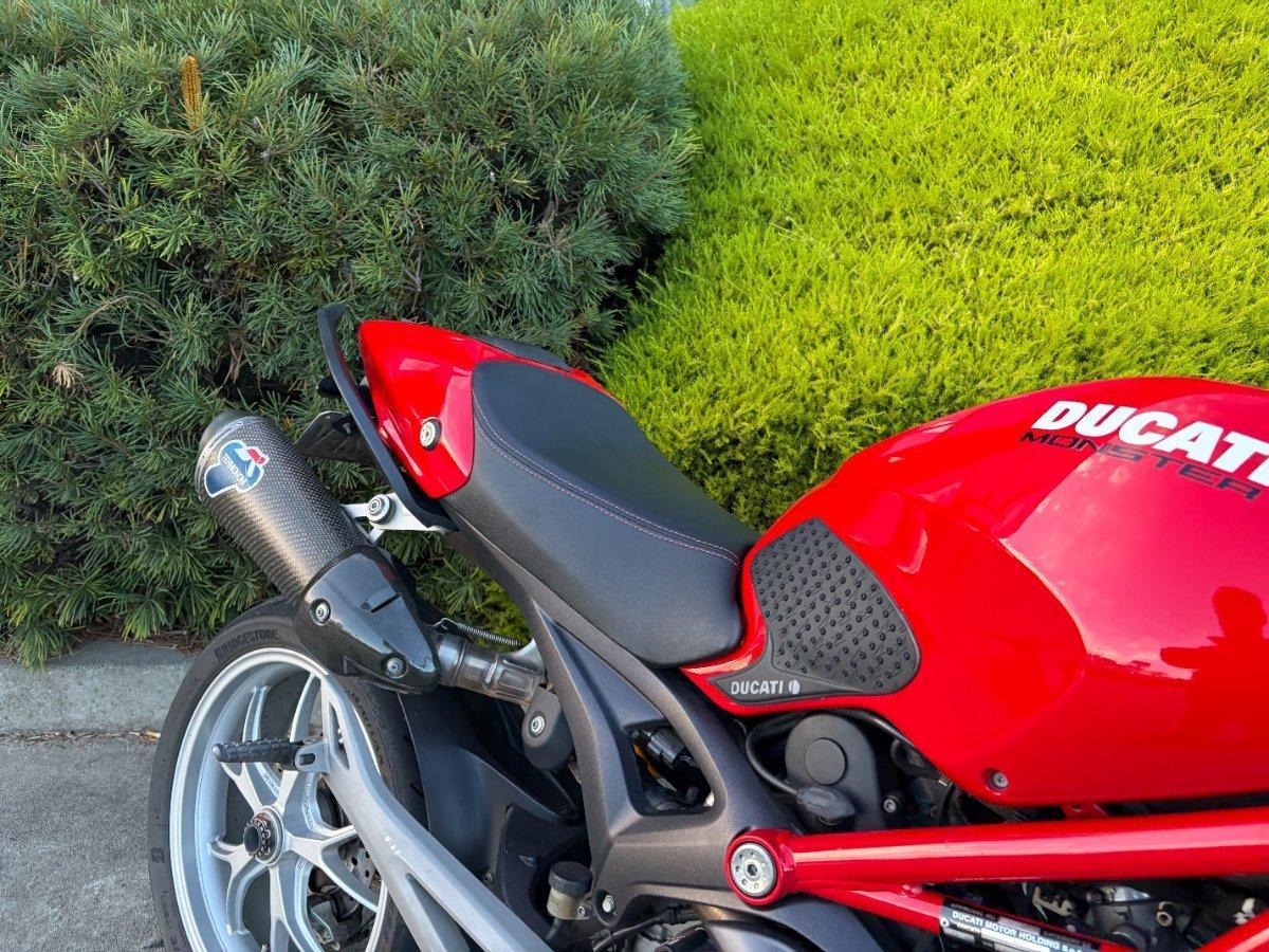 2009 DUCATI MONSTER 1100 ROAD