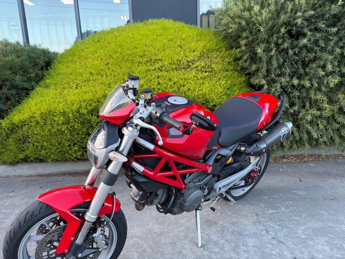 2009 DUCATI MONSTER 1100 ROAD
