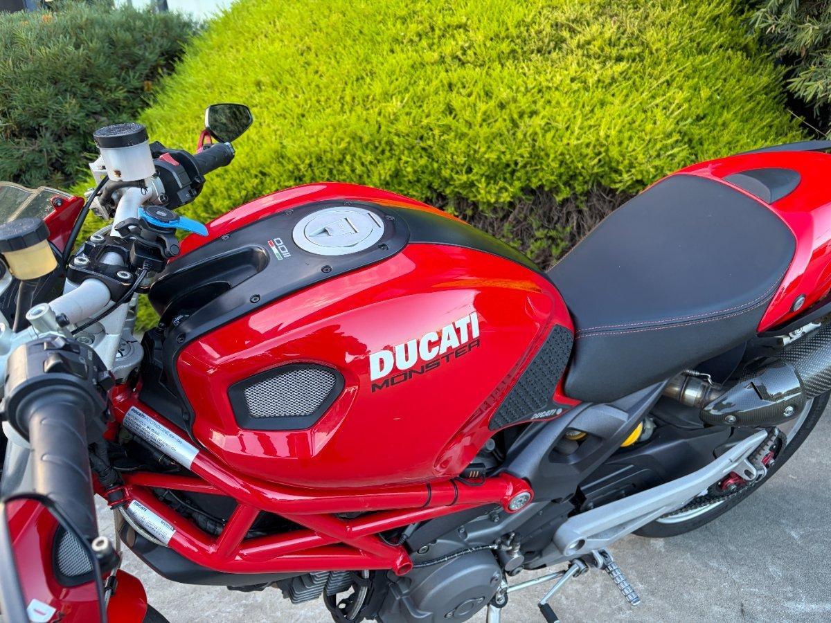 2009 DUCATI MONSTER 1100 ROAD