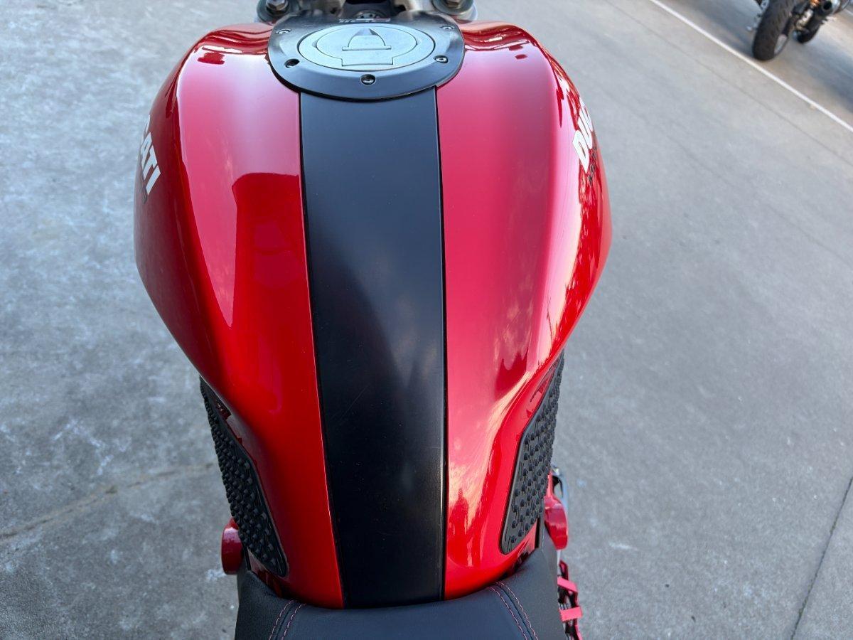 2009 DUCATI MONSTER 1100 ROAD