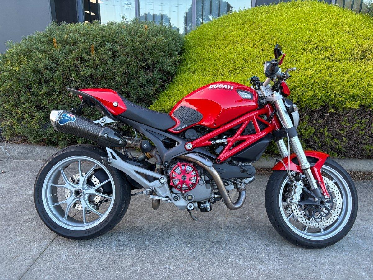 2009 DUCATI MONSTER 1100 ROAD