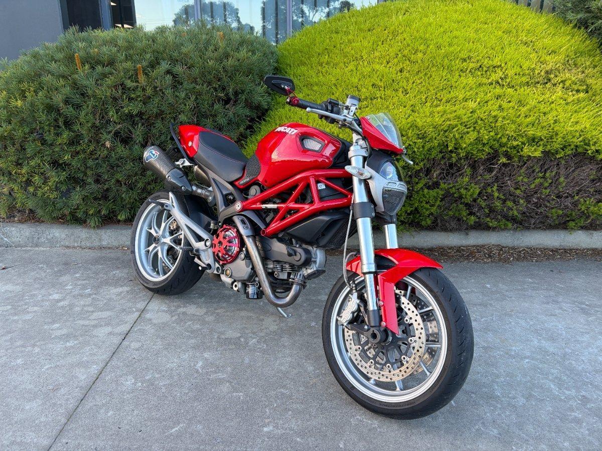 2009 DUCATI MONSTER 1100 ROAD