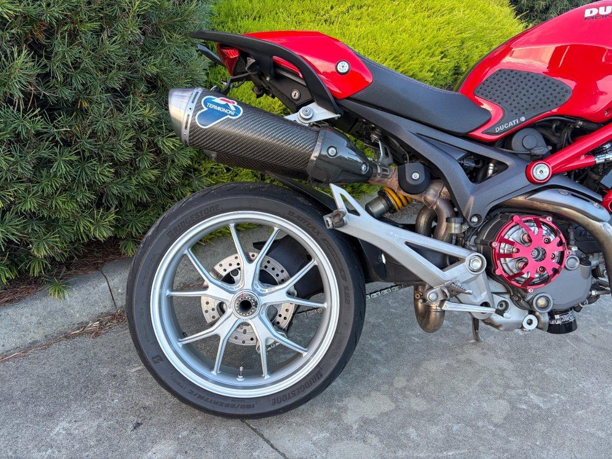 2009 DUCATI MONSTER 1100 ROAD