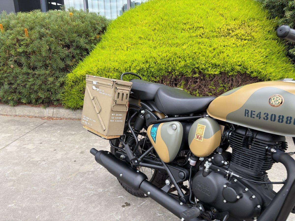 2025 ROYAL ENFIELD CLASSIC 350 SIGNALS ROAD