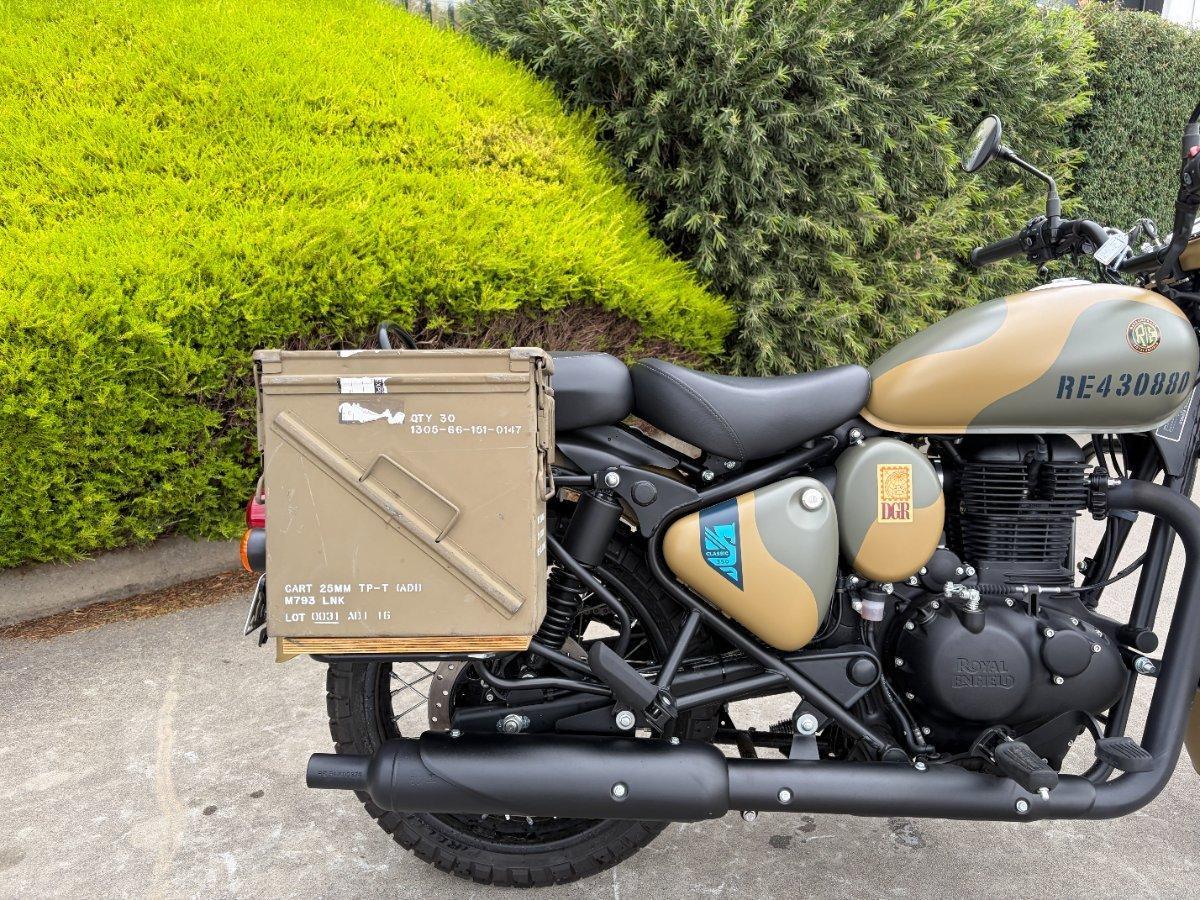 2025 ROYAL ENFIELD CLASSIC 350 SIGNALS ROAD