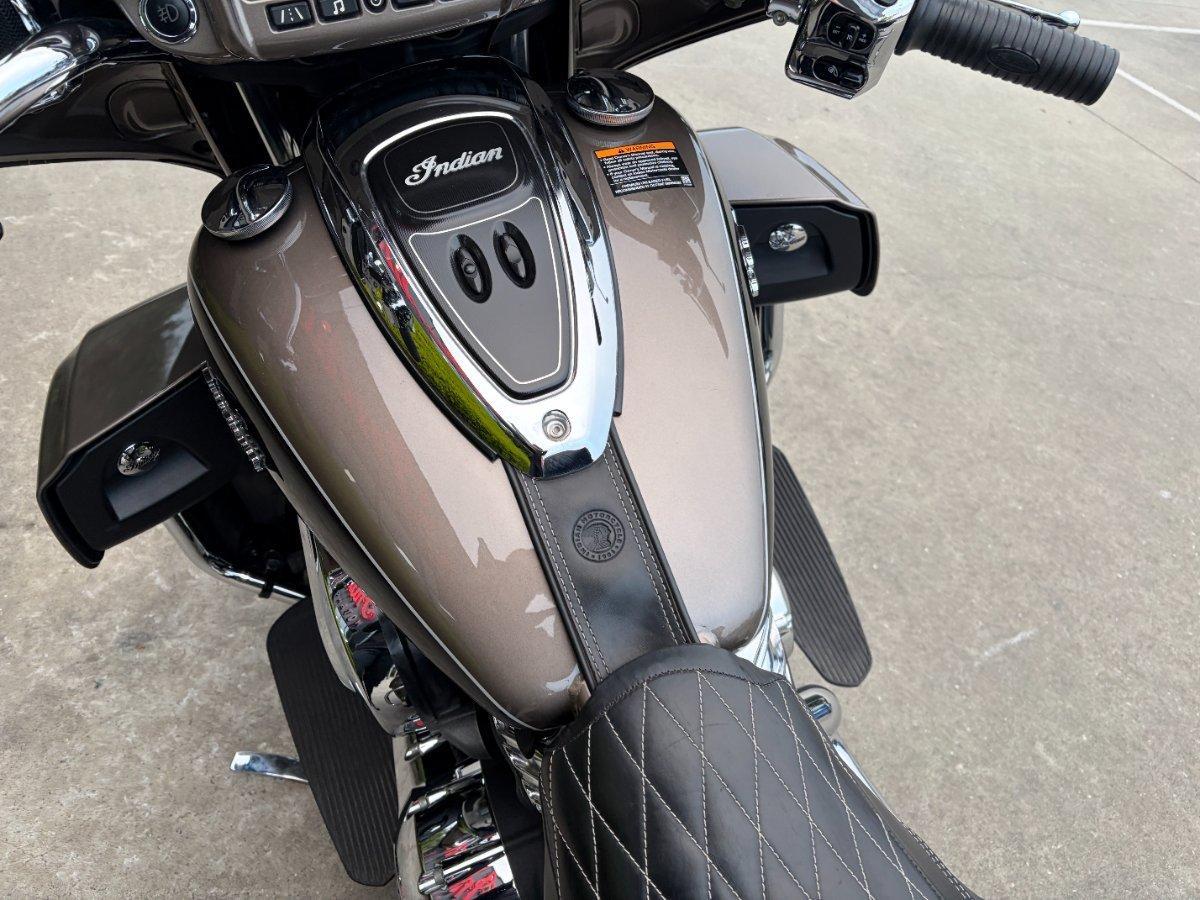 2018 INDIAN ROADMASTER BRONZE/THUNDR BLACK CRUISER