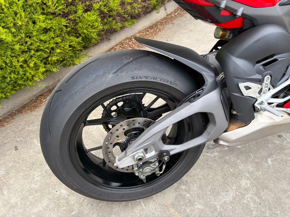 2025 DUCATI PANIGALE V4 SPORTS