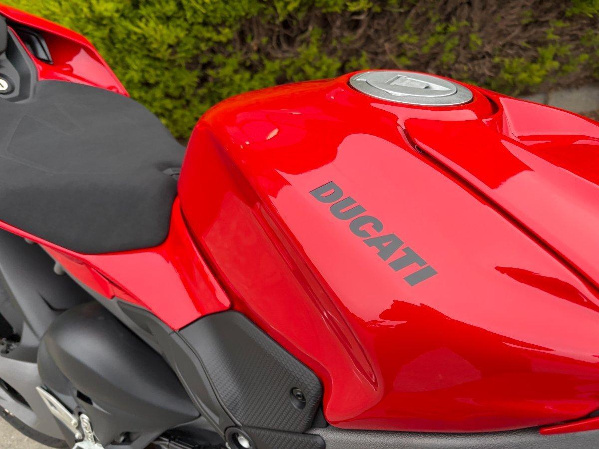 2025 DUCATI PANIGALE V4 SPORTS