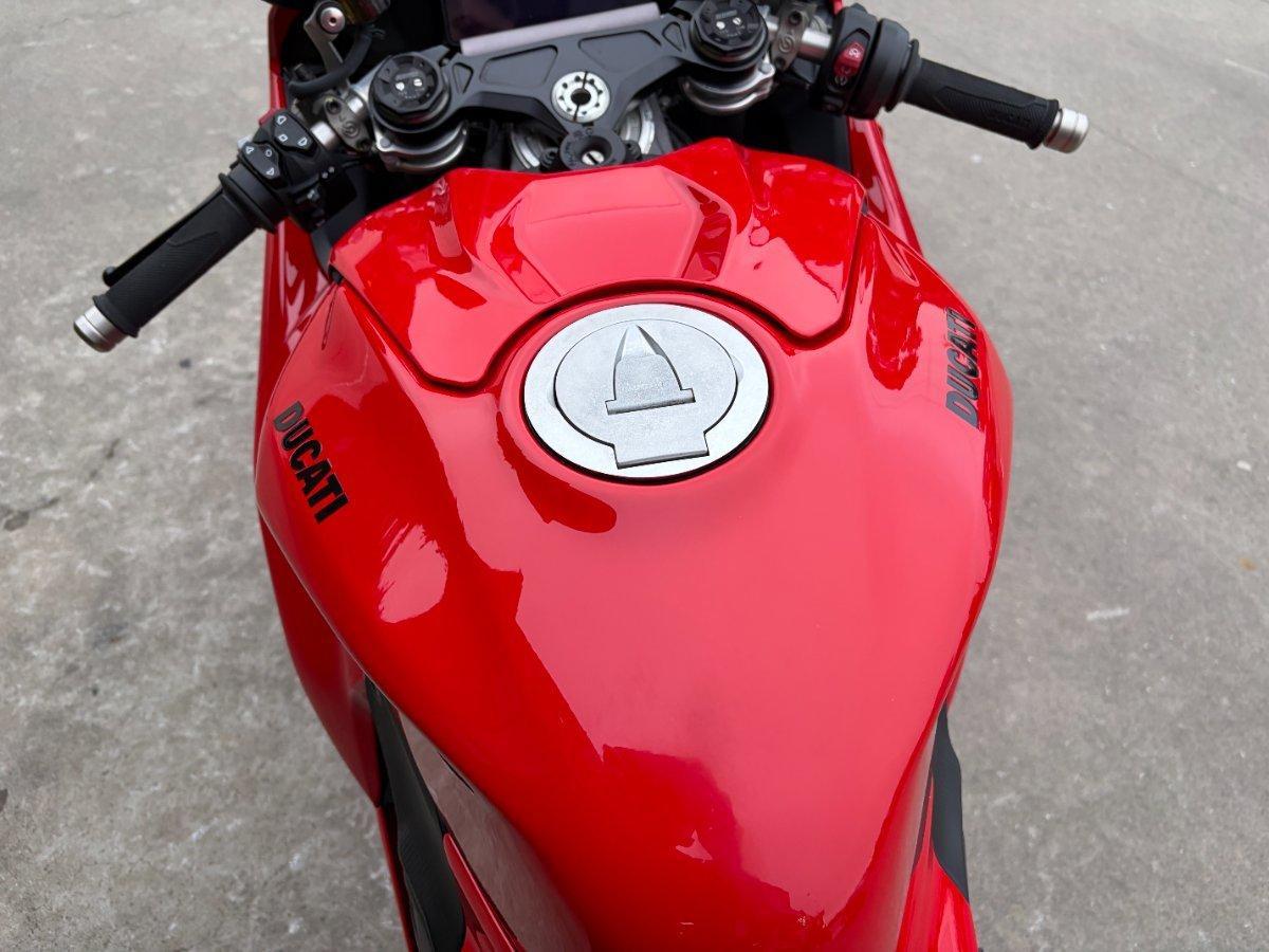 2025 DUCATI PANIGALE V4 SPORTS
