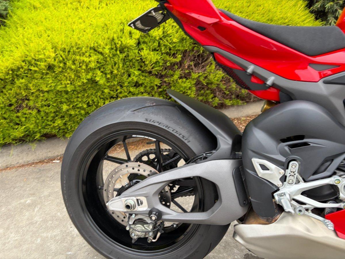 2025 DUCATI PANIGALE V4 SPORTS