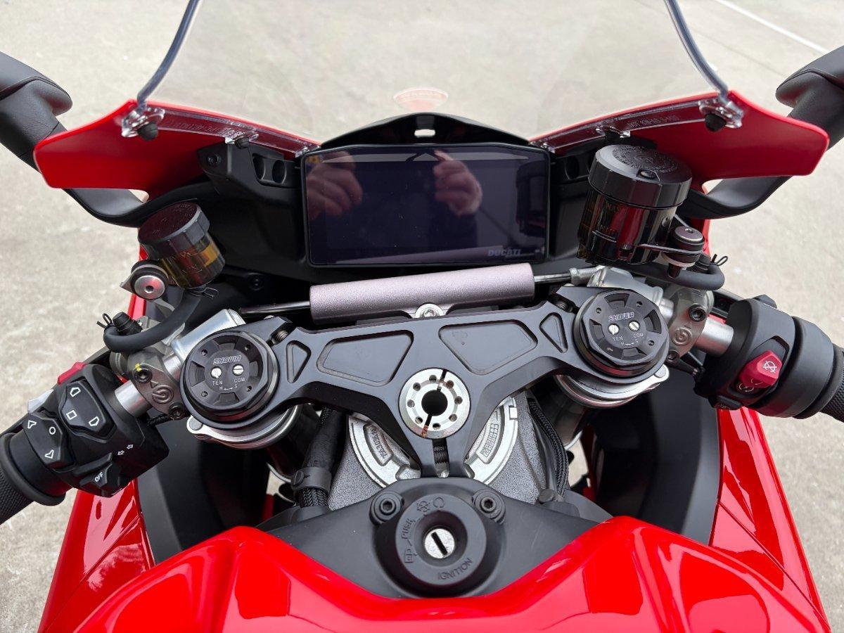 2025 DUCATI PANIGALE V4 SPORTS