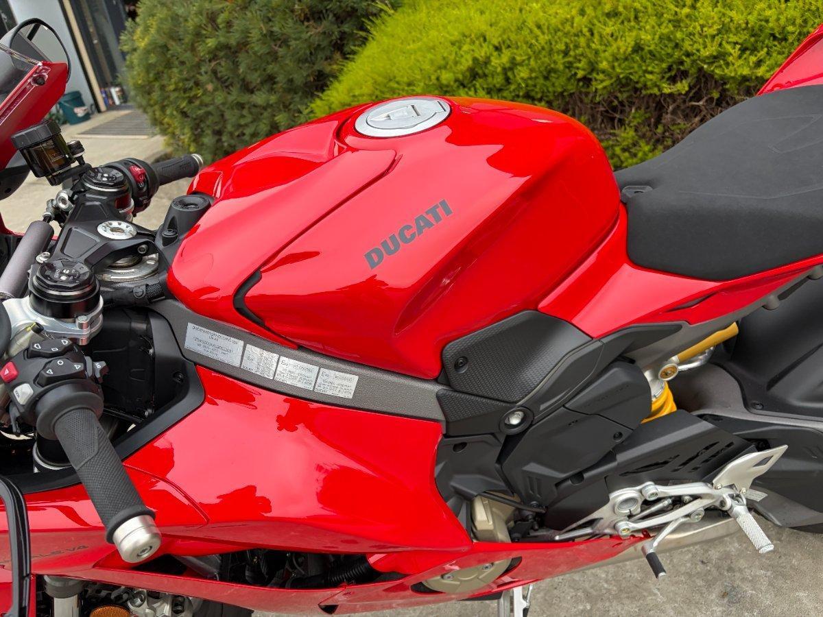 2025 DUCATI PANIGALE V4 SPORTS
