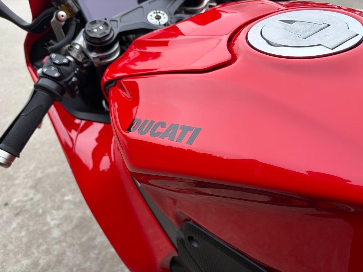2025 DUCATI PANIGALE V4 SPORTS