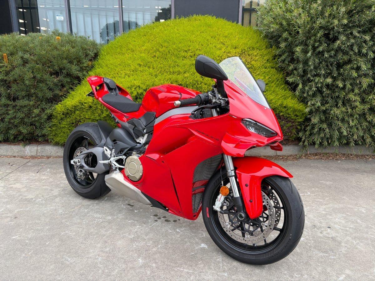 2025 DUCATI PANIGALE V4 SPORTS